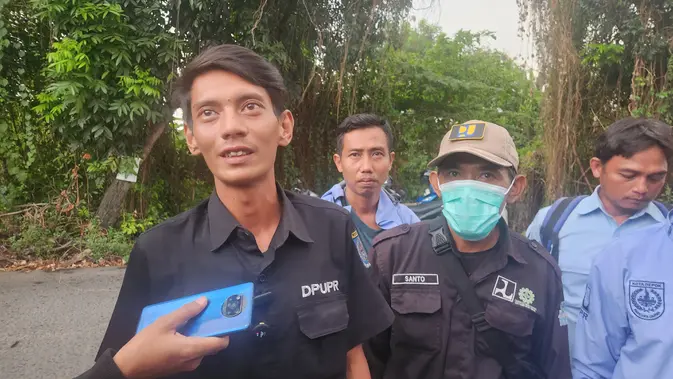 Petugas SDA PUPR Temukan Bagian Tubuh Korban Mutilasi di Kali Grogol