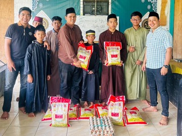 Bahtra Banong Salurkan Bantuan Beras ke Tiga Ponpes Tahfiz di Kolaka