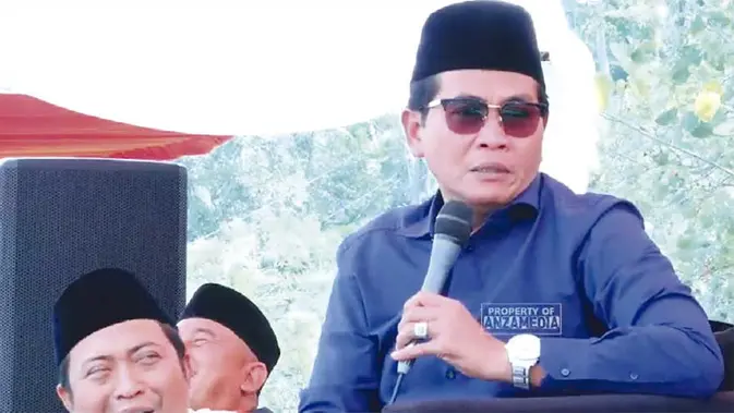 KH Anwar Zahid Terlibat Kecelakaan dengan Truk Trailer di Ngawi