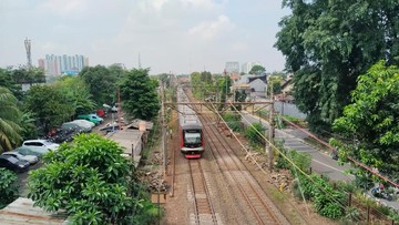 Gangguan Listrik Aliran Atas Tunda Perjalanan KRL Jakarta Kota-Priok