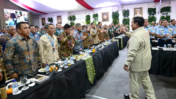 Prabowo Beri Taklimat kepada 800 Perwira TNI-Polri di Istana