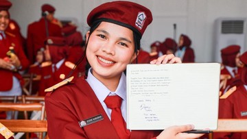 Siswa Sekolah Rakyat Tampil Paduan Suara di Istana Negara
