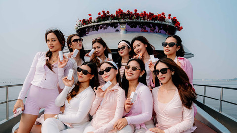 JUVA Flow & Glow 2.0 Hadirkan Kelas Pilates di Atas Yacht