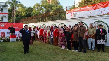 Upacara dan Fashion Show Meriahkan HUT ke-81 RI di Aljazair