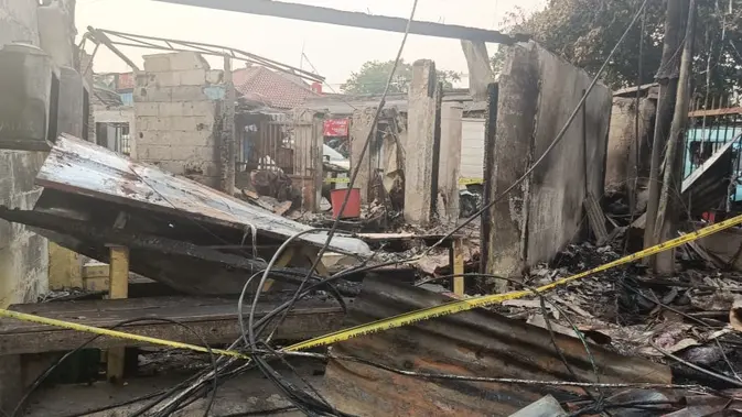 Kebakaran Hanguskan Permukiman Padat di Kebayoran Lama Utara