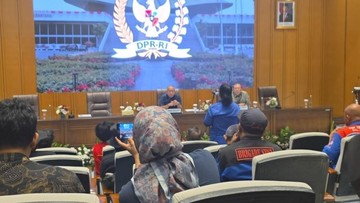 DPR Terima Aspirasi Buruh Terkait Risiko Kerja Kontrak dan Kerentanan Asusila