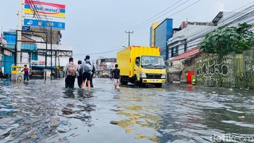 Jalan Kopo Sayati Terputus Banjir, Pemkab Bandung Percepat Normalisasi Drainase Arteri