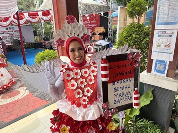 Fashion Show Busana Daur Ulang di Kemanggisan Diminati Emak-emak