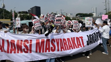 Aliansi Masyarakat Jakarta Berunjuk Rasa di Depan DPR Serukan Kondusivitas