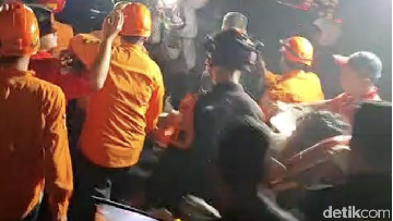 Satu Orang Dievakuasi dari Lantai 15 Gedung Bapenda DKI yang Terbakar