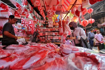 Omzet Atribut 17 Agustus Asemka Turun, Sinyal Lesu Daya Beli?