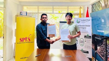 IndoChar Rangkul Petani Sawit Lampung Olah Limbah Jadi Biochar