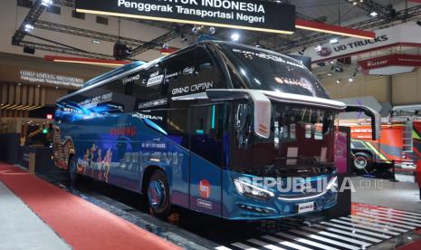 Dari Kabin Kemudi, Sektor Transportasi Menggerakkan Ekonomi Negeri