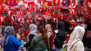 Jelang HUT ke-81 RI, Penjualan Pernak-Pernik Merah Putih Mengalami Kenaikan