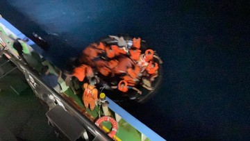 Dua Kapal Pertamina Evakuasi 17 Kru di Perairan Tuban