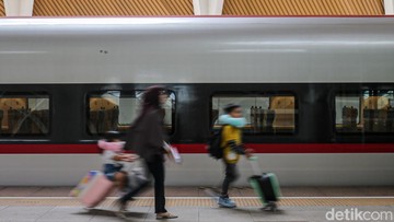 KCIC Pangkas Tarif Whoosh hingga Rp 150 Ribu, Uji Elastisitas Permintaan Kereta Cepat