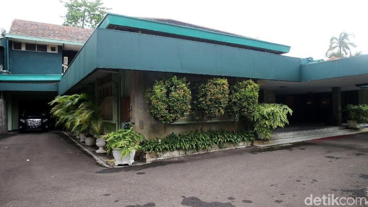 Misteri Kedatangan Dirjen Pajak ke Istana dengan Meteran