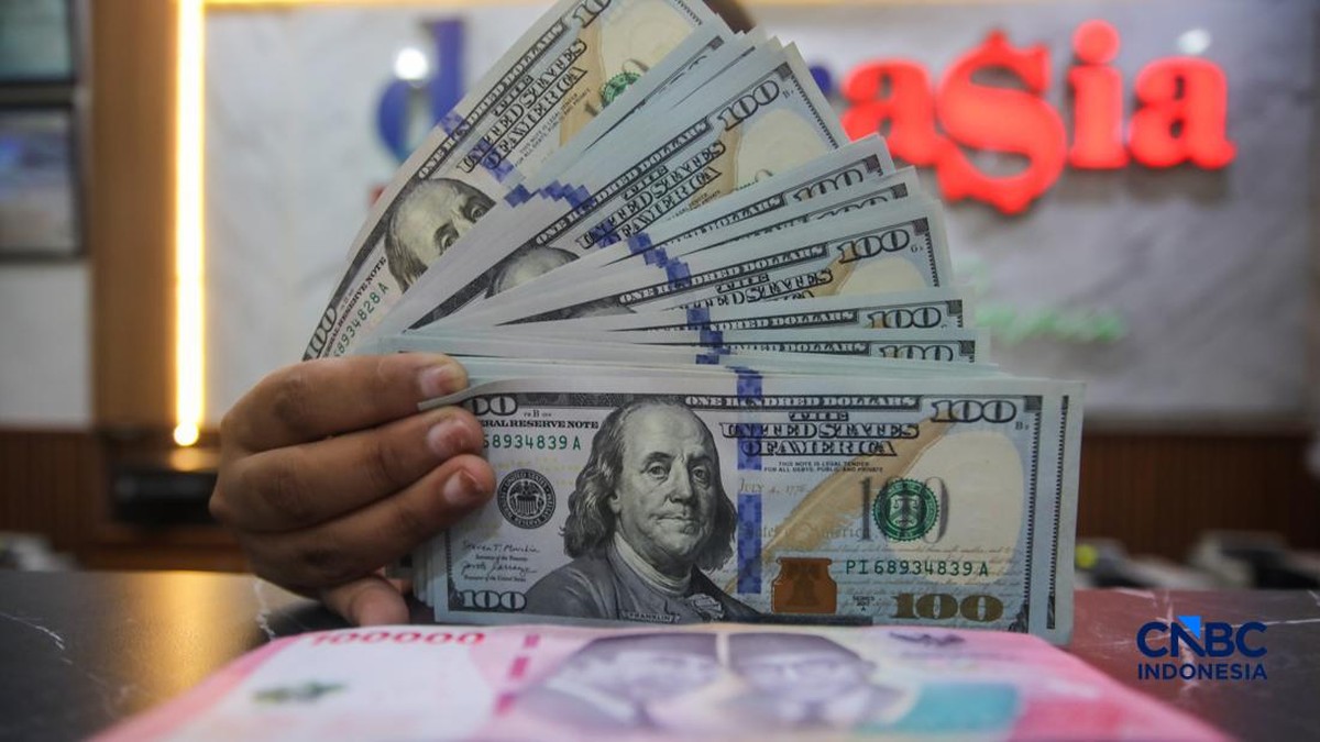 Rupiah Menguat di Pembukaan Pagi, Dolar AS Melemah ke Level Rp17.720