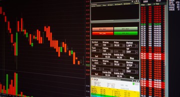 IHSG Terkoreksi 1,88 Persen, Tiga Emiten Umumkan Aksi Korporasi