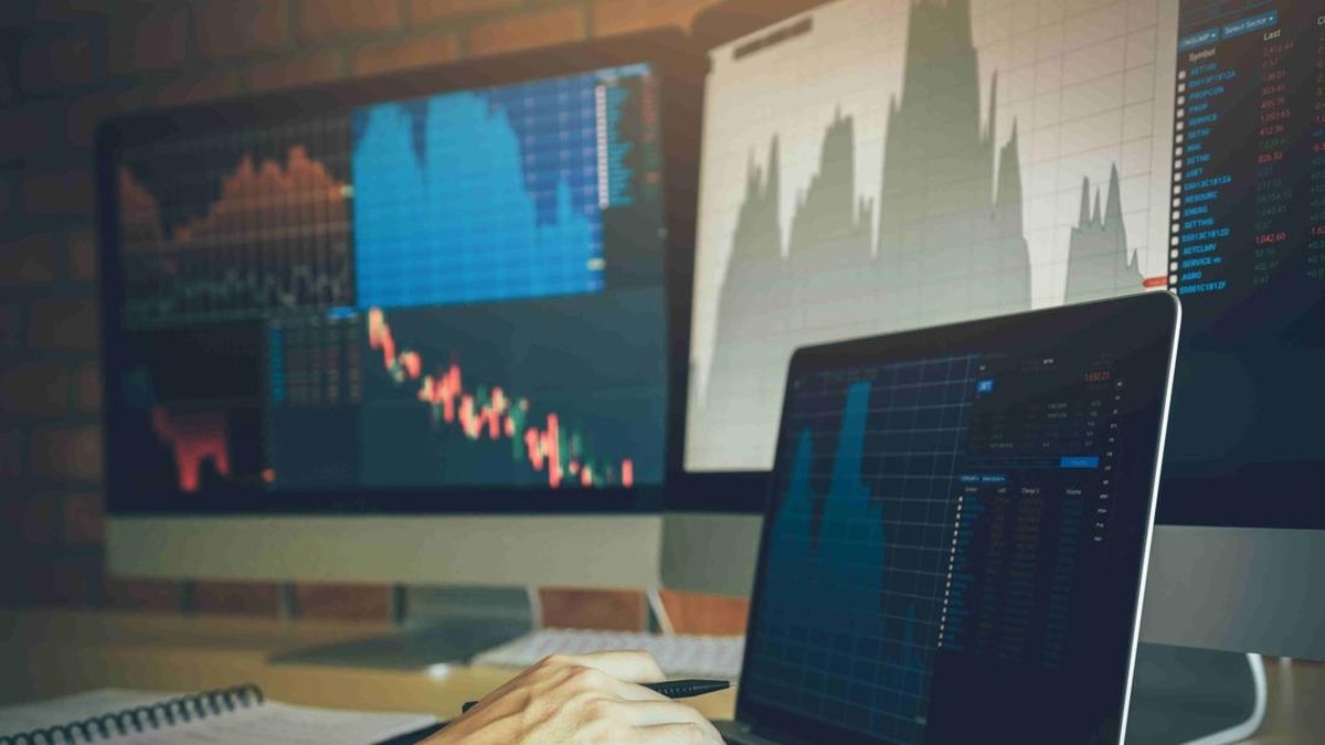 Lima Saham Pilihan Hari Ini: AMMN, BUMI, hingga UNVR