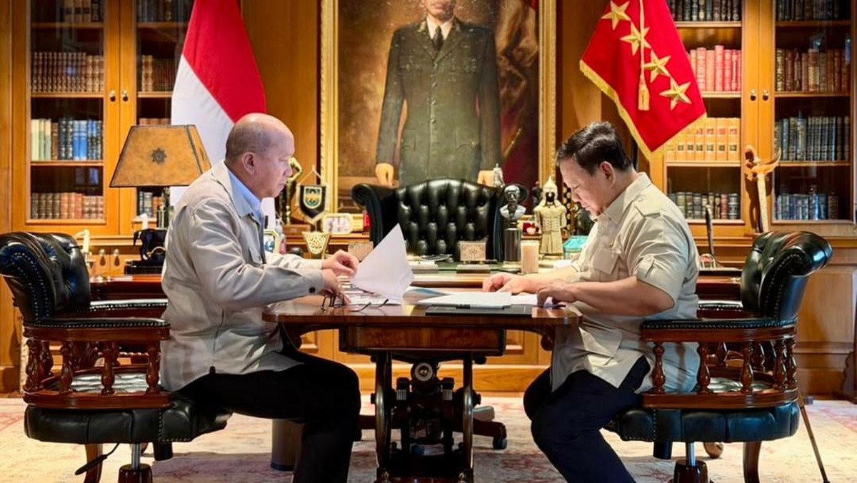 Prabowo Siap Anugerahkan Tanda Kehormatan kepada CEO Danantara Rosan Roeslani