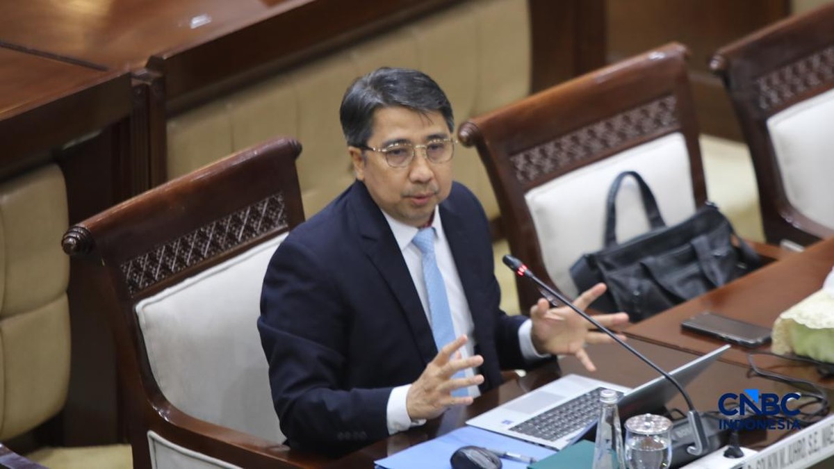 Solikin M. Juhro Angkat Isu Trilema Keberlanjutan di Ujian Deputi BI