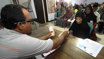 Strategi Kemenko PM Kurangi Ketergantungan Masyarakat pada Bansos