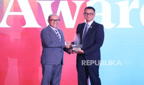 PLN Raih Sector Champion dan Runner Up CX100 Award 2026