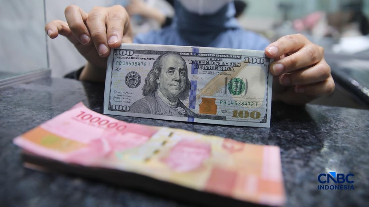 Rupiah Ditutup Melemah ke Rp17.890 per Dolar AS