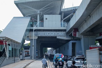 LRT Jakarta Fase 1B Capai 97,99 Persen: Analisis Dua Sisi Dampak Ekonomi