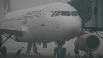 Kabut Asap Kebakaran Hutan Ganggu Penerbangan di Bandara Tjilik Riwut