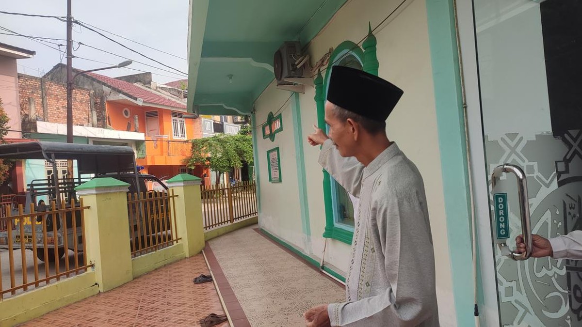 Kisah Sayat, Marbot Masjid 72 Tahun yang Mendadak Jadi Miliarder