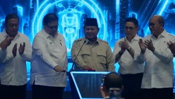 Prabowo Resmikan Ekosistem Motor Listrik: Proyeksi Fundamental dan Risiko Valuasi
