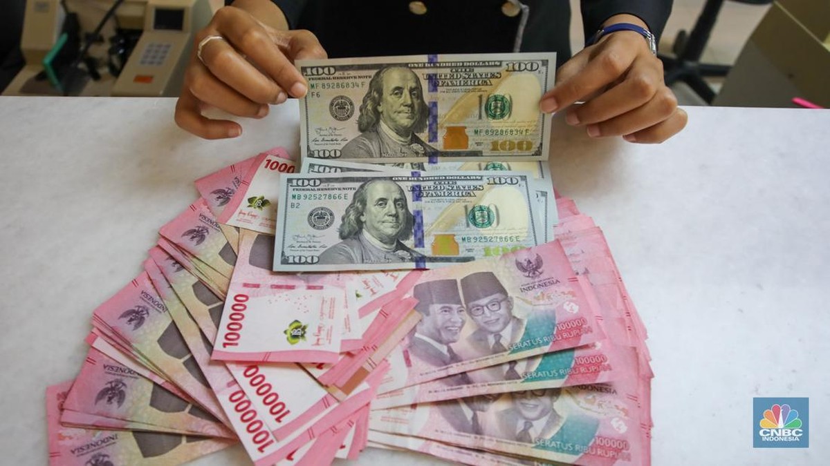 Rupiah Catat Penguatan Tipis terhadap Dolar AS pada Selasa Pagi