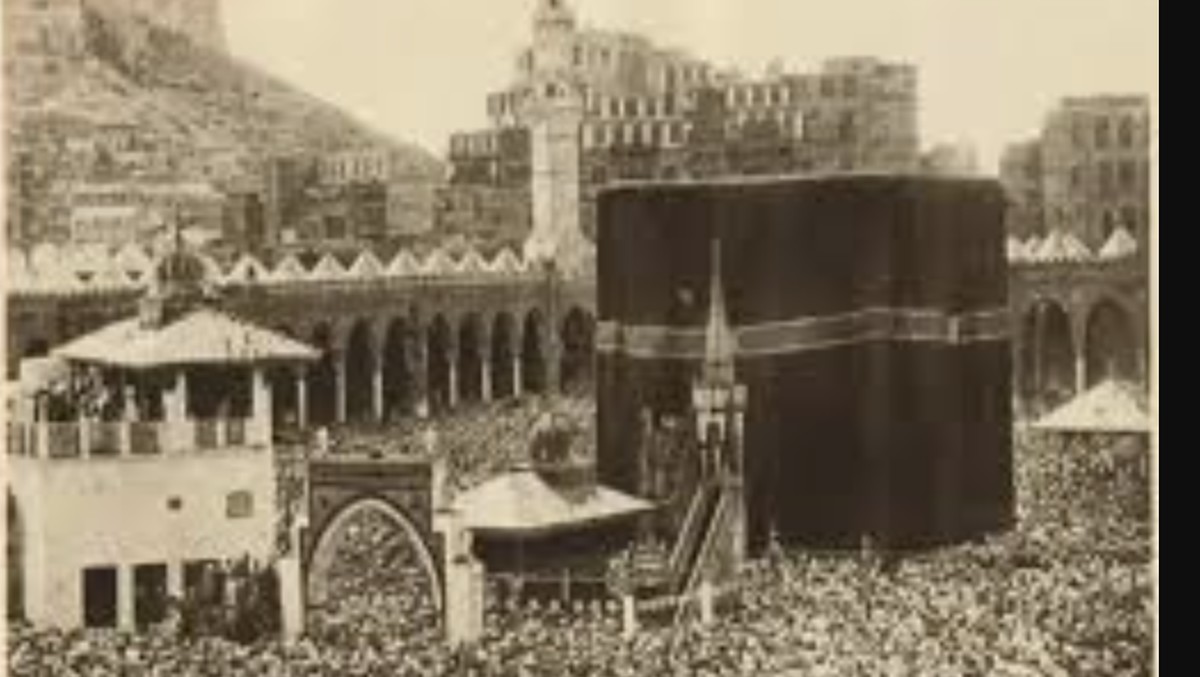 Krisis di Tanah Suci: Masjidil Haram Dikuasai Kelompok Bersenjata, Jemaah Ditawan