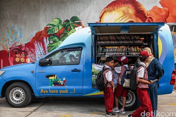 Revitalisasi Perpustakaan Keliling Dorong Literasi Pelajar di Jakarta