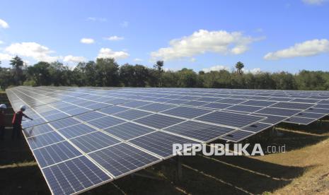 Roadmap Bertahap PLTS 100 GW: Antara Peluang dan Tantangan