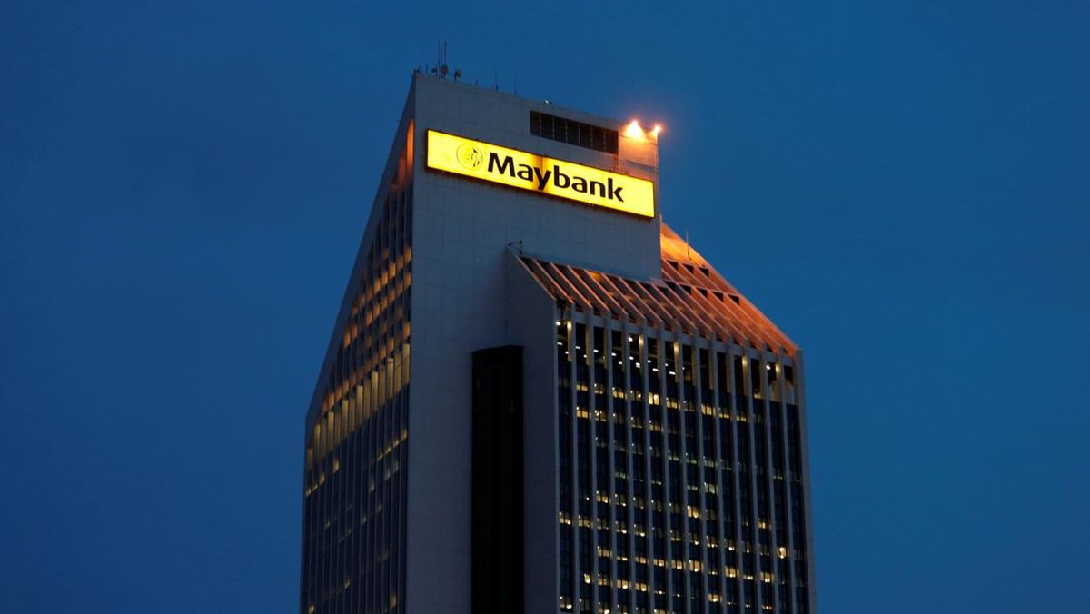 OJK Soroti Konversi Bank Syariah, Maybank Indonesia Jadi Kandidat
