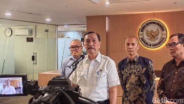 Den Luhut Optimistis Fundamental RI, Pasar Soroti Tantangan Struktural