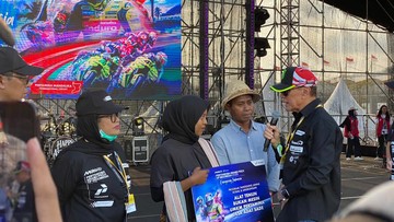 Pertamina Dorong Kebangkitan Ekonomi Perajin Tenun Desa Adat Sade