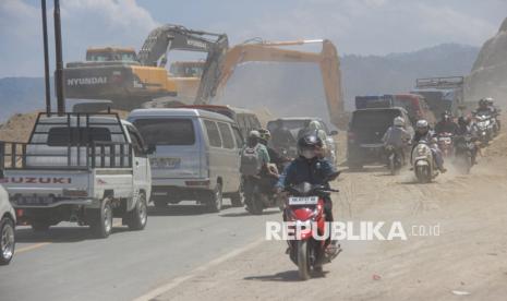 Sepekan Pascagempa NTT, PU Tangani 34 Titik Longsor dan 9 Jembatan