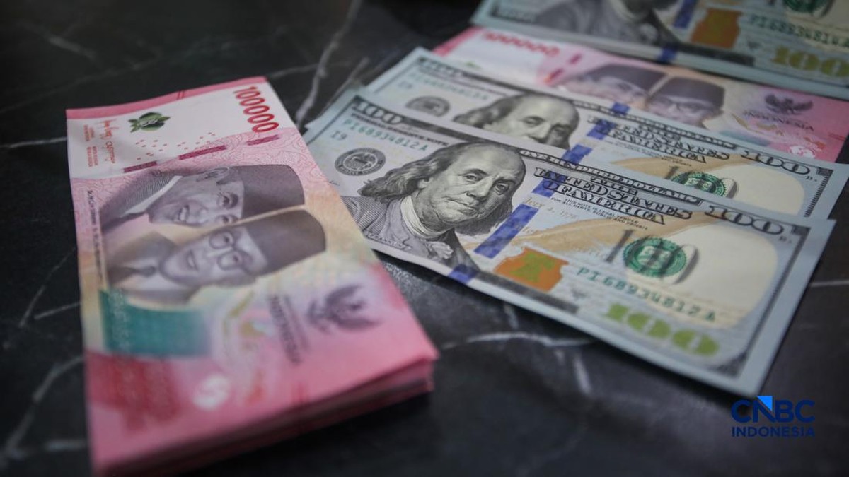 Rupiah Menguat ke Rp17.905 per Dolar AS di Akhir Pekan