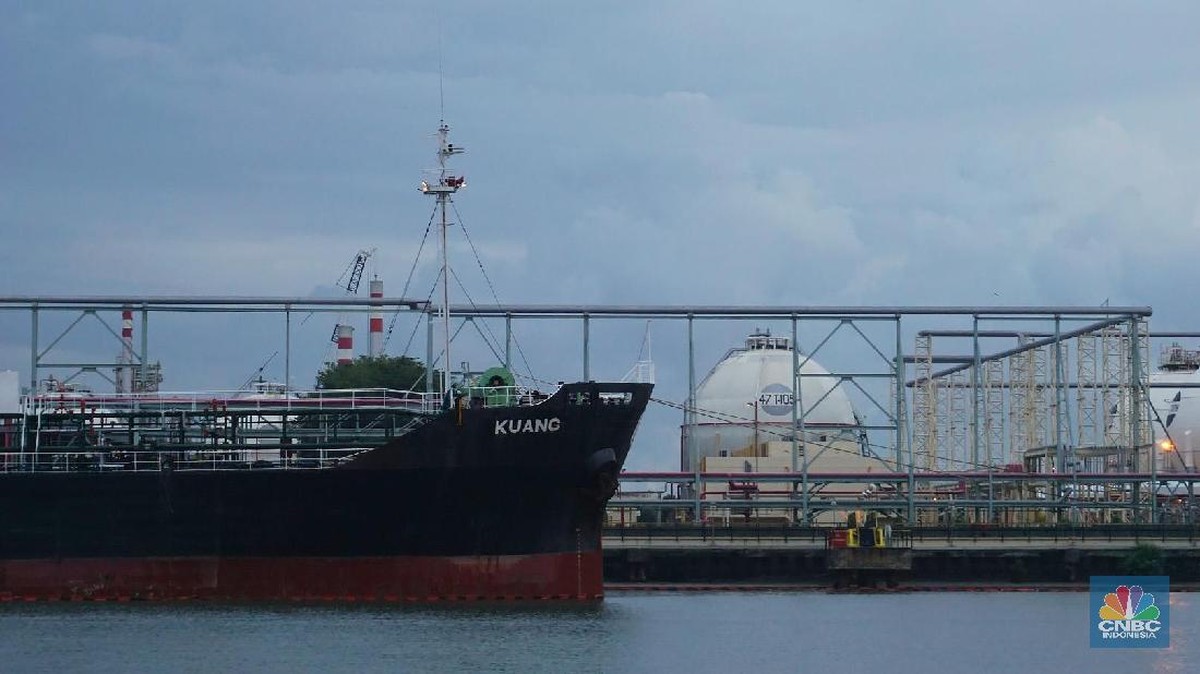 Minyak Brent Tembus US$83 Akibat Ketegangan Selat Hormuz