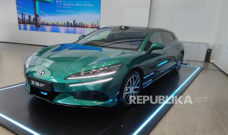 BYD Danza Z9GT: Sedan Listrik Bertenaga 1.156 Tenaga Kuda
