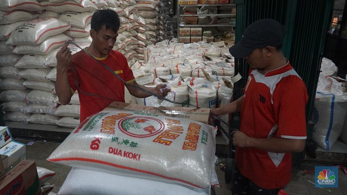 Keluarga Tak Tahu, Mantan Menteri Ini Jualan Beras di Glodok