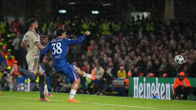 Marc Guiu Cetak Gol Debut Spektakuler, Chelsea Libas Ajax di Liga Champions