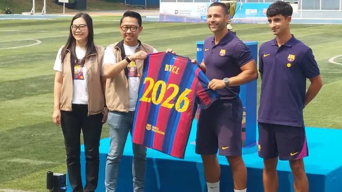 Akademi Barca Serahkan Jersey untuk BRI Youth Champions League 2026