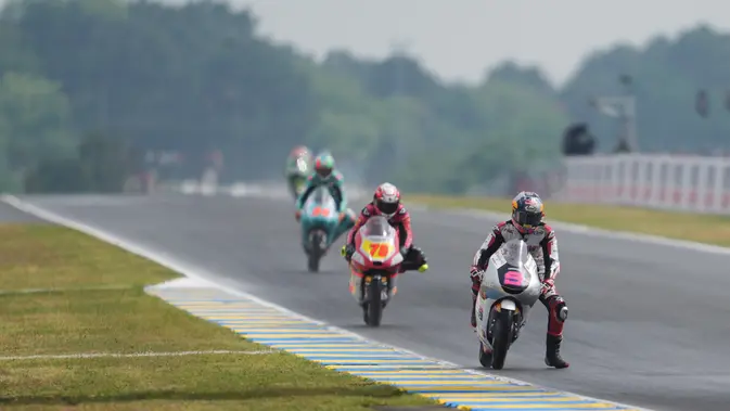Veda Ega Pratama Podium Dramatis di Moto3 Prancis 2026