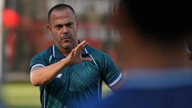 Fabio Lefundes Resmi Latih Java United FC dengan Kontrak Dua Tahun