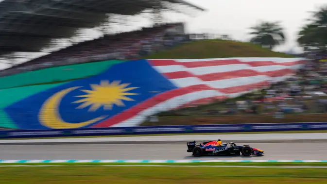Verstappen Tampil Dominan di Latihan Bebas GP Bahrain